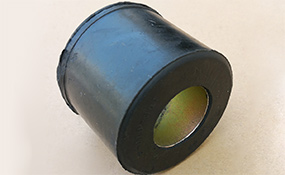 EQ2082发动机后悬软垫