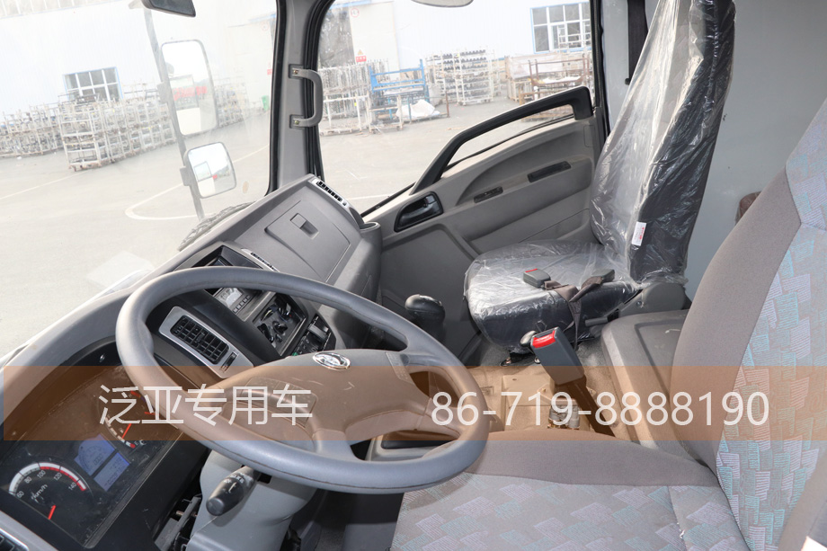 六驱工程车,3立方加运油车,六驱抢险救灾车,电力维修车,六驱罐式运输车,全驱加运油车,六驱工程车底盘,特种车改装,灾区救援车,六驱加运油车,6*6越野工程车,油罐车