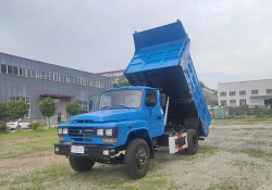 东风4×2尖头自卸车 116马力可承载3.2吨货物翻斗车