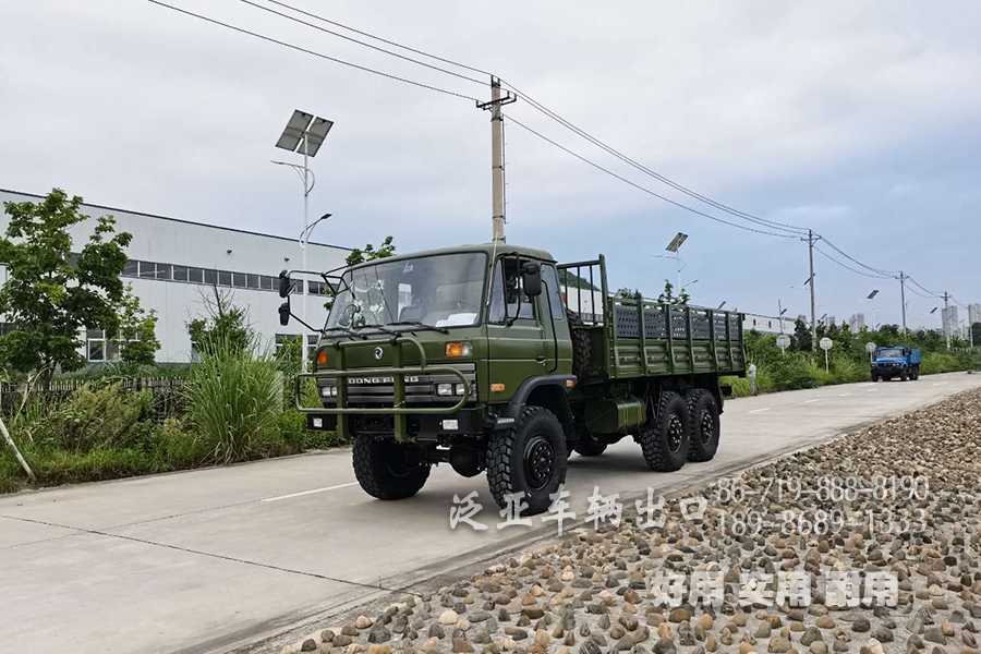 东风EQ2102,东风六驱,东风246,东风军车,东风六驱平头卡车,东风越野卡车,东风越野专用车,东风6X6越野车,东风6驱运兵车,东风六驱运兵车,东风运兵车,东风六驱军车,东风平头运兵车