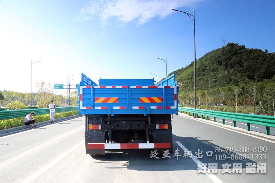 东风六驱,EQ2100,东风越野载货车,东风越野卡车,越野卡车出口,6x6自卸车,长头自卸卡车,六驱自卸车,单排自卸车,单排卡车,越野卡车出口,东风自卸车,东风越野车