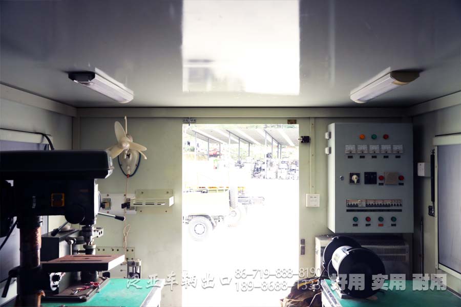 东风六驱越野卡车， 后援保障车，维修保障车，EQ2102,六驱越野车，东风六驱