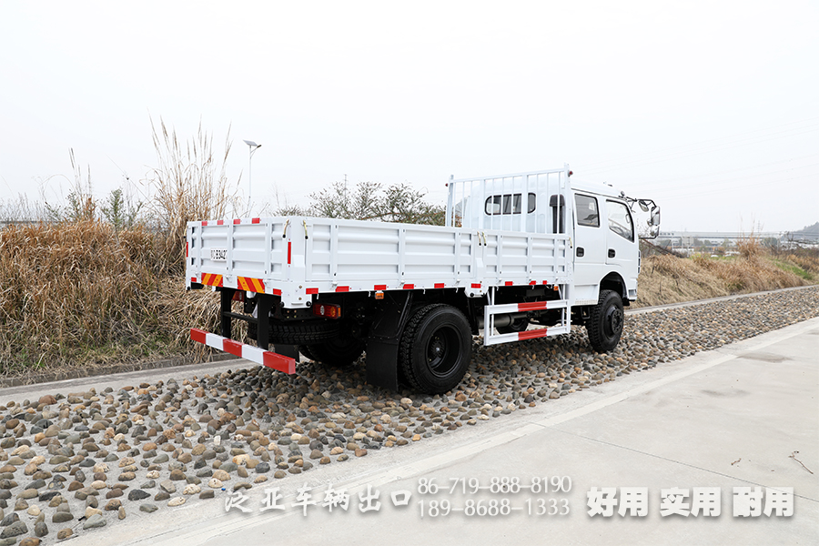 4*4东风卡车,轻型卡车,越野卡车,东风双排卡车,3吨小型卡车,货箱4.2米