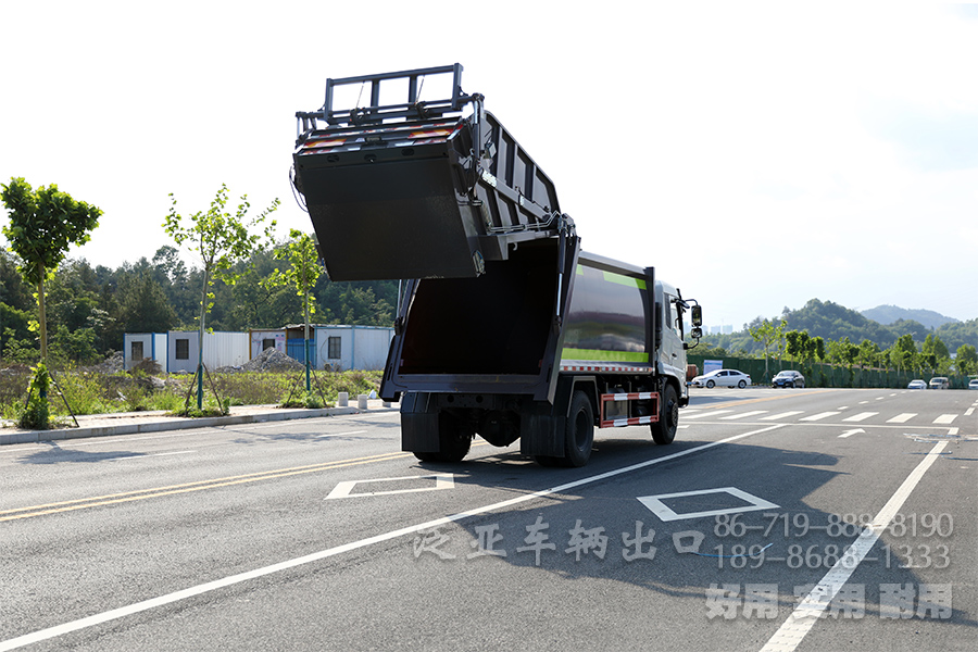 四驱越野底盘、四驱底盘改装、垃圾运输车、14立方垃圾车、轻卡环卫车、多功能垃圾车、4x2垃圾车