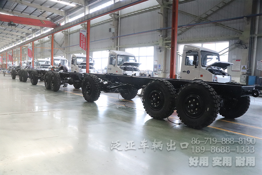 东风EQ2082、越野车、东风EQ240、湖北越野专用车官网,湖北越野专用车有限公司官网,越野卡车定制,东风四驱六驱,东风军车改装,越野运兵车,森林消防车,四驱六驱越野车底盘,越野客车,越野卡车,专用车改装,工厂直销专用车、轻型越野卡车底盘、六驱卡车