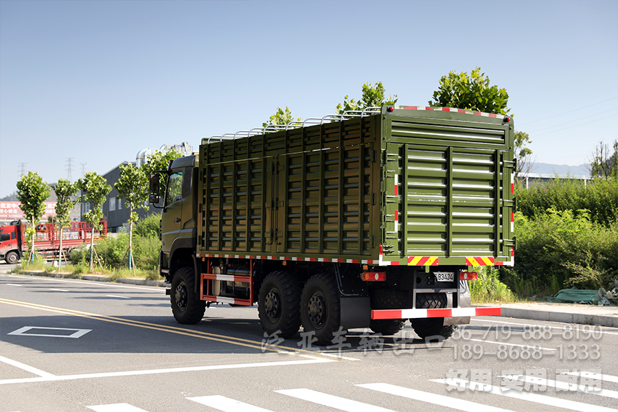 东风六驱340马力越野运输车，340马力重型商用车出口、大载荷越野运输车