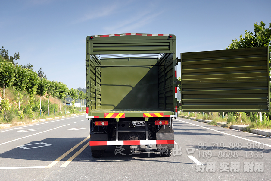 东风六驱340马力越野运输车，340马力重型商用车出口、大载荷越野运输车