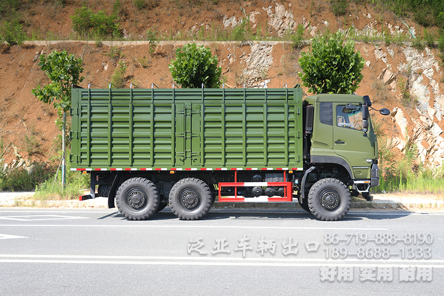 东风六驱340马力越野运输车，340马力重型商用车出口、大载荷越野运输车