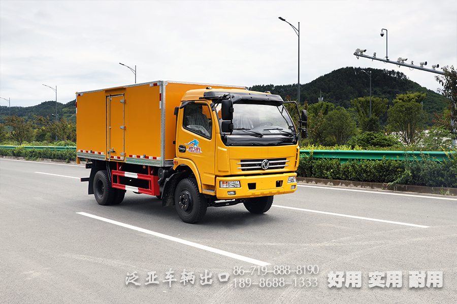 东风4x2轻卡,轻卡越野专用车,160马力小型卡车,小型卡车定制,出口微卡厂家,越野专用车,出口专用车厂家