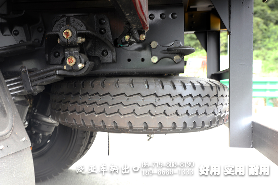 东风4x2轻卡,轻卡越野专用车,160马力小型卡车,小型卡车定制,出口微卡厂家,越野专用车,出口专用车厂家