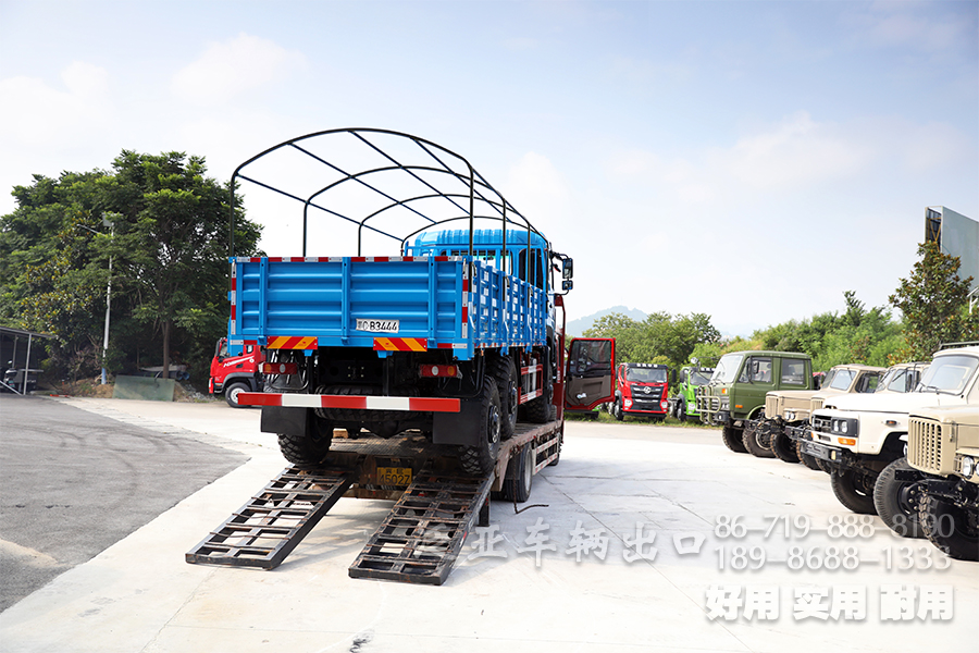 东风六驱，340马力卡车，六驱出口卡车，6*6货运卡车，长途货车，刹车降温水箱，6*6货运卡车