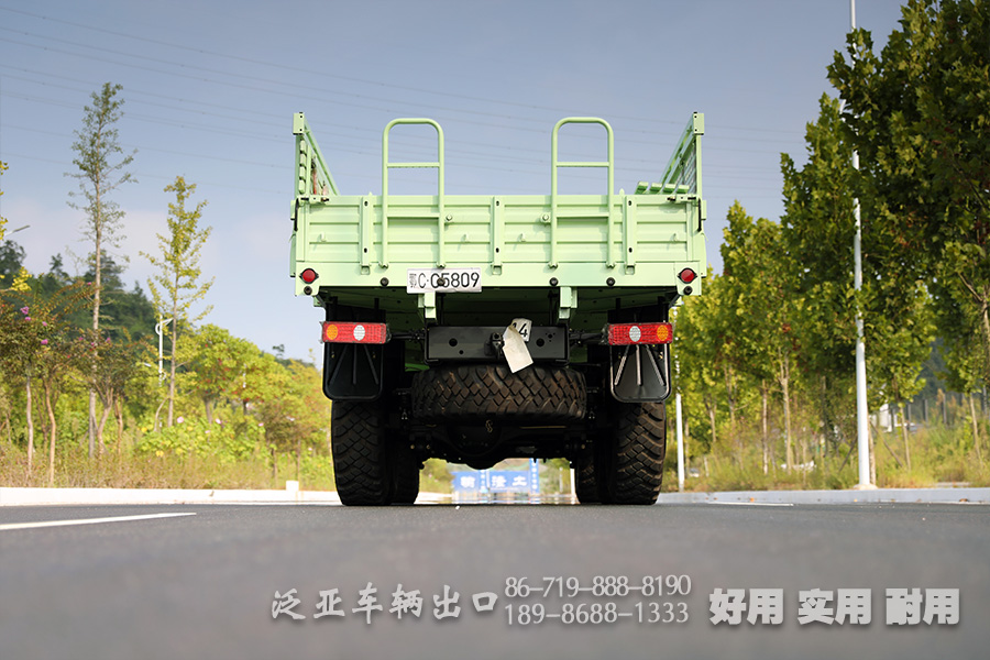 东风EQ2100,东风定制款越野车,长头EQ2100,六驱越野运兵车,6*6尖头载货汽车,六驱载货汽车,运兵卡车,长头卡车,190马力卡车,越野运兵车
