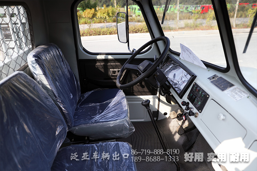 东风EQ2100,东风全驱越野卡车,长头EQ2100,六驱越野运兵车,6*6尖头载货汽车,六驱载货汽车,运兵卡车,长头卡车,210马力卡车,越野运兵车