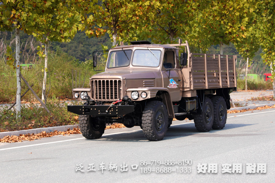 东风25Y尖头越野车带绞盘_170马力长头货车_出口型EQ2082二吨半运兵车