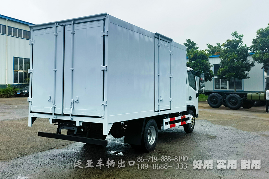 东风四驱,平头厢式货车,出口专用卡车,四驱白色卡车,4×4 平头,越野卡车,厢式车