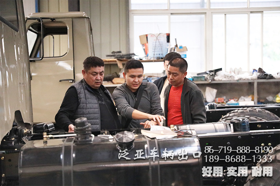 东风六驱客车、外访、东风四驱、东风六驱、湖北越野专用车公司