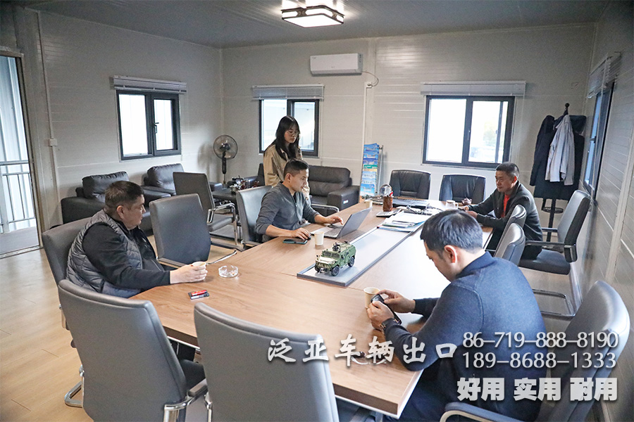 东风六驱客车、外访、东风四驱、东风六驱、湖北越野专用车公司