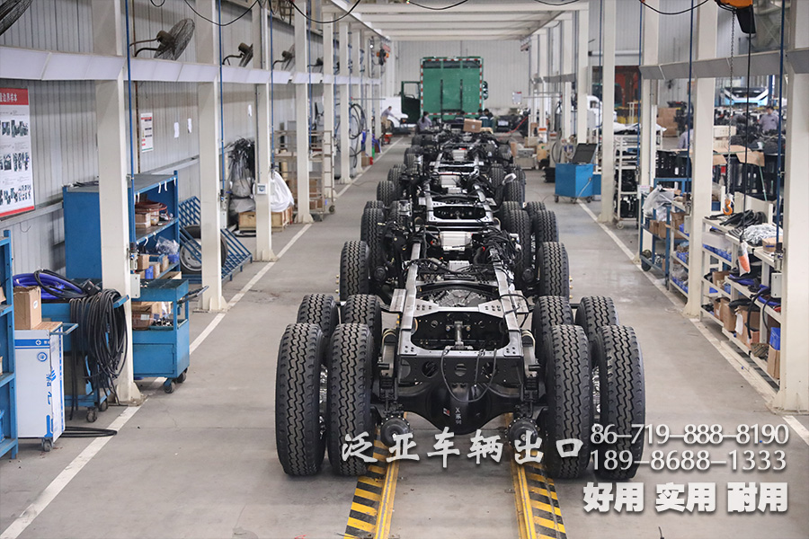 东风六驱、越野专用车、越野加油车、六驱加油车、六驱越野车、东风专用车