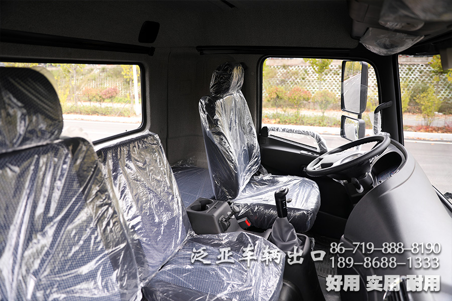 东风六驱、大马力底盘、越野运输车底盘、210马力底盘、出口专用底盘