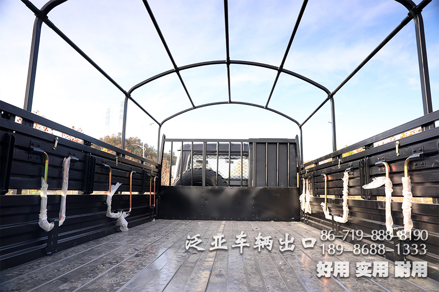  东风六驱一排半驾驶室,EQ2102N,越野底盘,专用车底盘,东风6*6,东风平头底盘,153双排驾驶室,军车底盘,153双排底盘