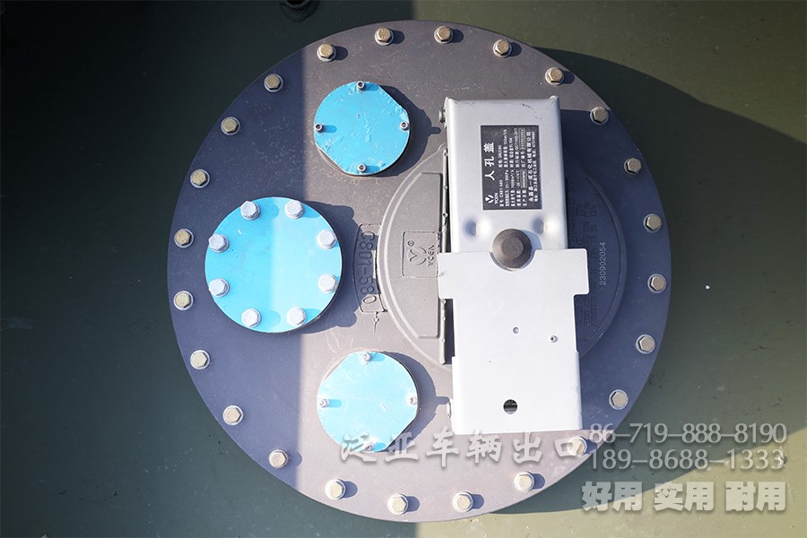 东风6x4、东风6x6、油罐车、加油车、罐式加油车、东风6x4越野油罐车、平头卧铺加油车