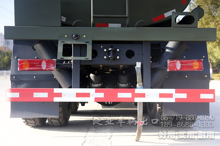 东风6x4、东风6x6、油罐车、加油车、罐式加油车、东风6x4越野油罐车、平头卧铺加油车