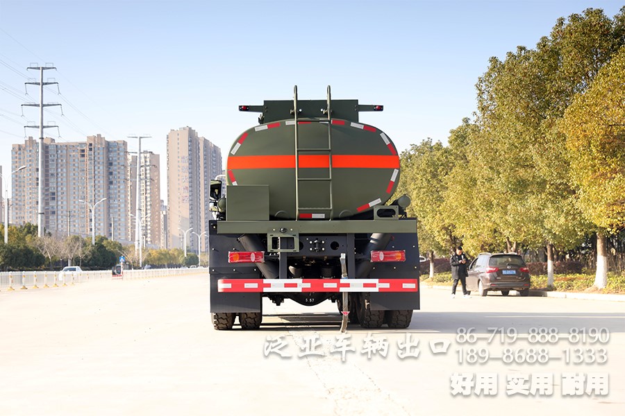 东风6x4、东风6x6、油罐车、加油车、罐式加油车、东风6x4越野油罐车、平头卧铺加油车