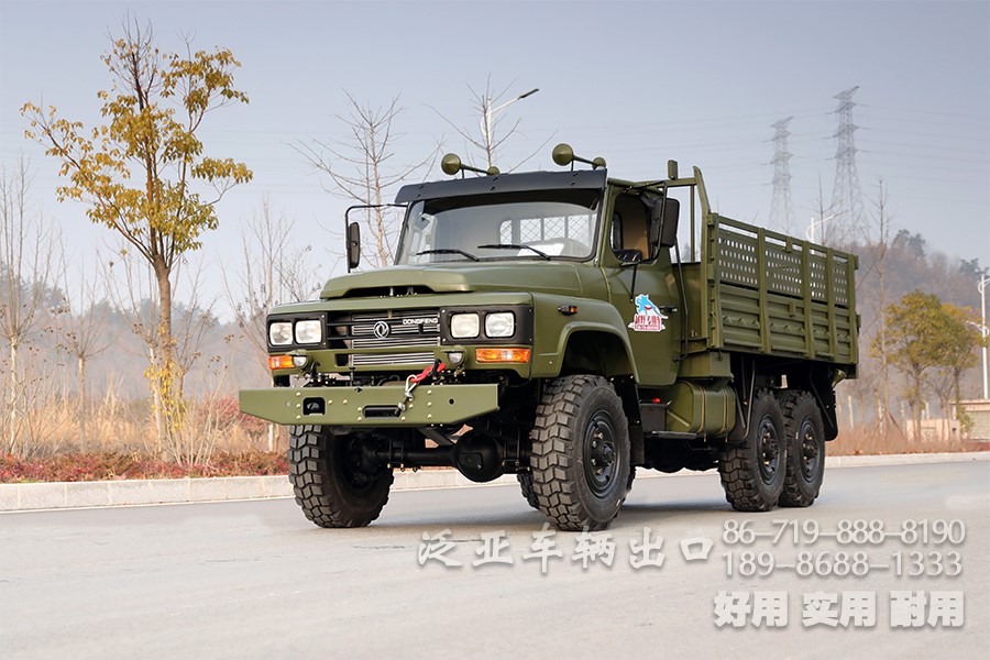 东风六驱EQ2082大马力越野卡车、东风军绿色EQ2082越野运输车、越野专用车出口