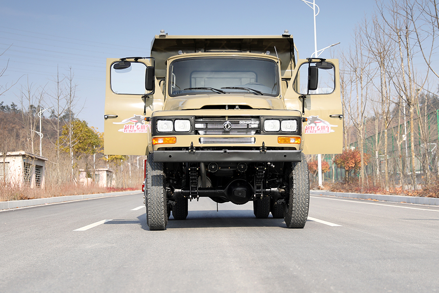 东风四驱，东风4x4，东风四驱尖头大玻璃越野卡车底盘，东风四驱底盘出口，东风底盘出口厂家