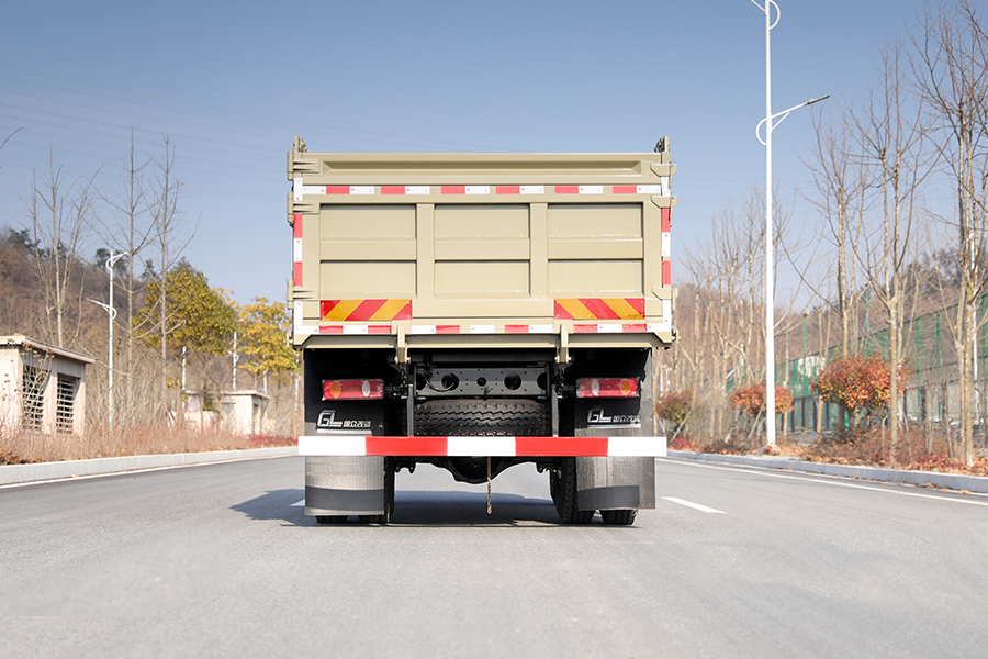 东风四驱，东风4x4，东风四驱尖头大玻璃越野卡车底盘，东风四驱底盘出口，东风底盘出口厂家