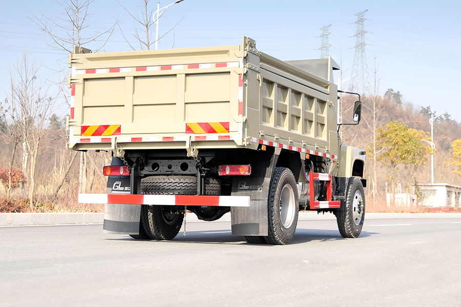 东风四驱，东风4x4，东风四驱尖头大玻璃越野卡车底盘，东风四驱底盘出口，东风底盘出口厂家