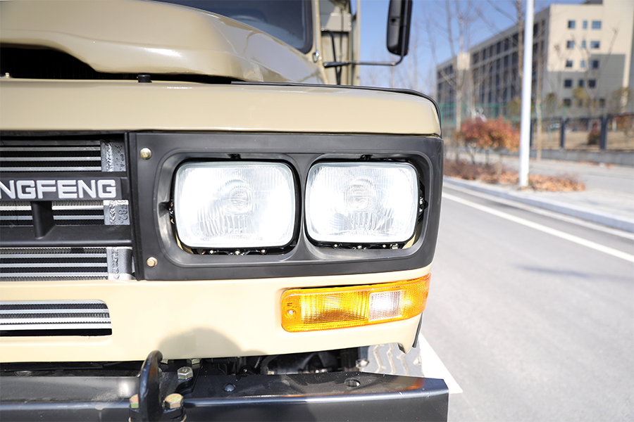 东风四驱，东风4x4，东风四驱尖头大玻璃越野卡车底盘，东风四驱底盘出口，东风底盘出口厂家