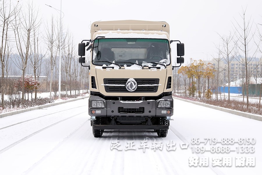 东风8x4仓栅车，东风平头一排半驾驶室，东风重型仓栅车，东风大承载力越野卡车，东风十二档变速卡车，东风420L油箱，仓栅运输车，大马力卡车