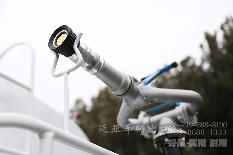 消防运水车，10方喷洒车，东风消防车，4*2水罐车，国三喷洒车，环卫绿化车，绿化喷洒车