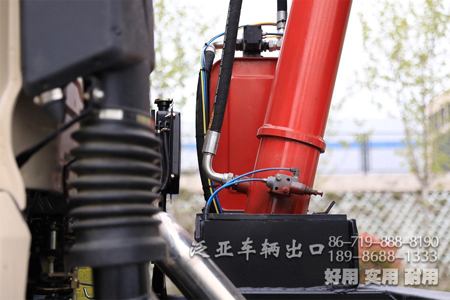 全驱自卸车，三桥自卸车，东风自卸车，东风六驱，后八轮自卸车，东风6×6，东风越野卡车，六驱自卸车，东风后八轮，后八轮卡车，全驱后八轮