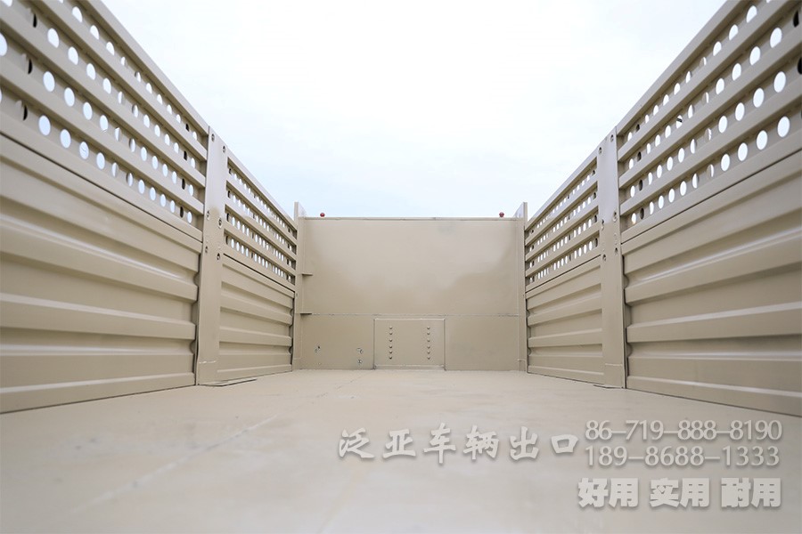 全驱自卸车，三桥自卸车，东风自卸车，东风六驱，后八轮自卸车，东风6×6，东风越野卡车，六驱自卸车，东风后八轮，后八轮卡车，全驱后八轮