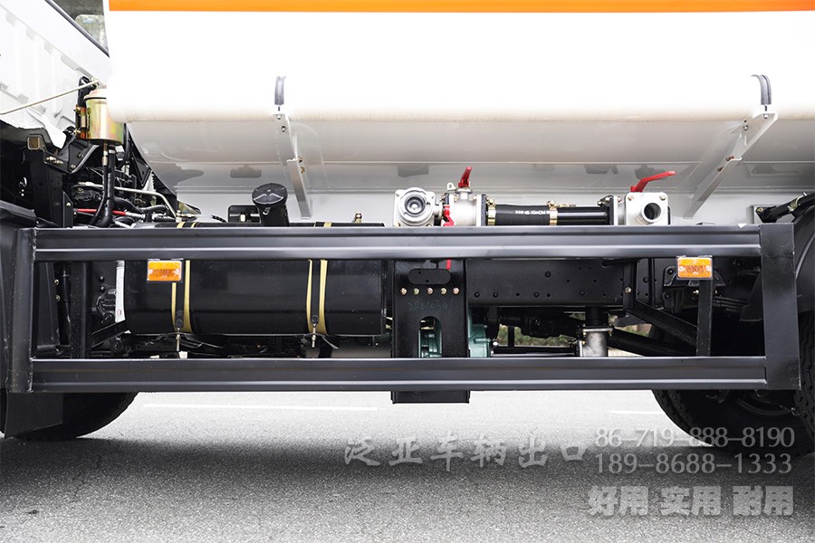 消防运水车，10方喷洒车，东风消防车，4*2水罐车，国三喷洒车，环卫绿化车，绿化喷洒车