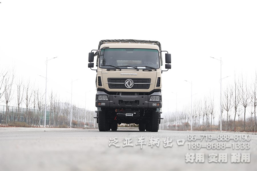 东风8x8，大马力仓栅车整车，450马力，手动十档越野专用运输车