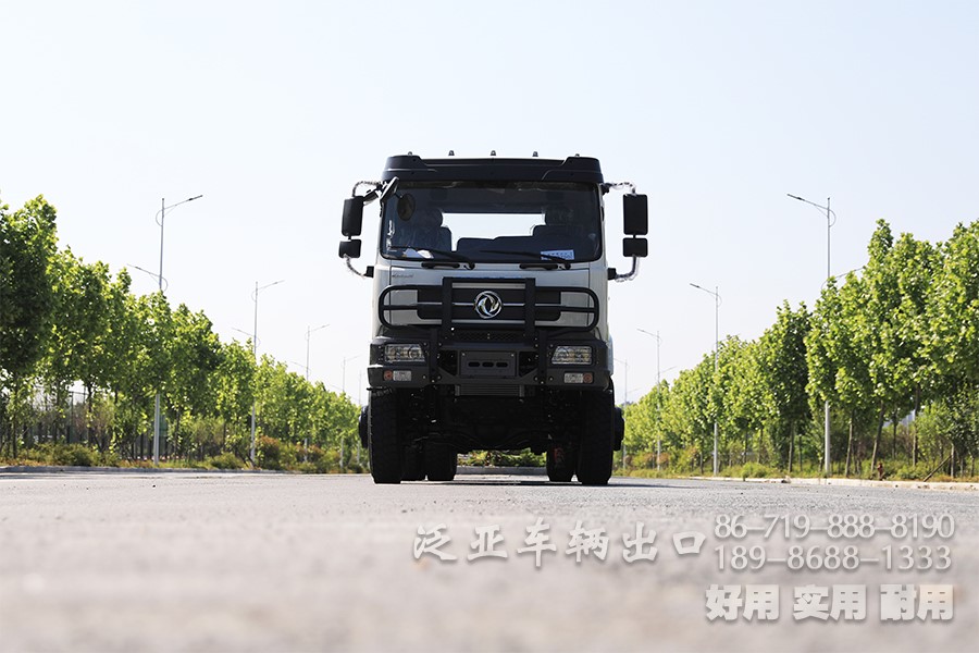 东风4x2，越野专用车底盘，190马力底盘