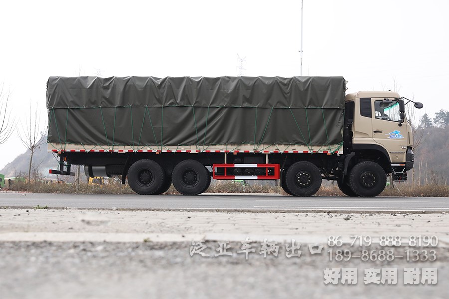 东风8x8，大马力仓栅车整车，450马力，手动十档越野专用运输车