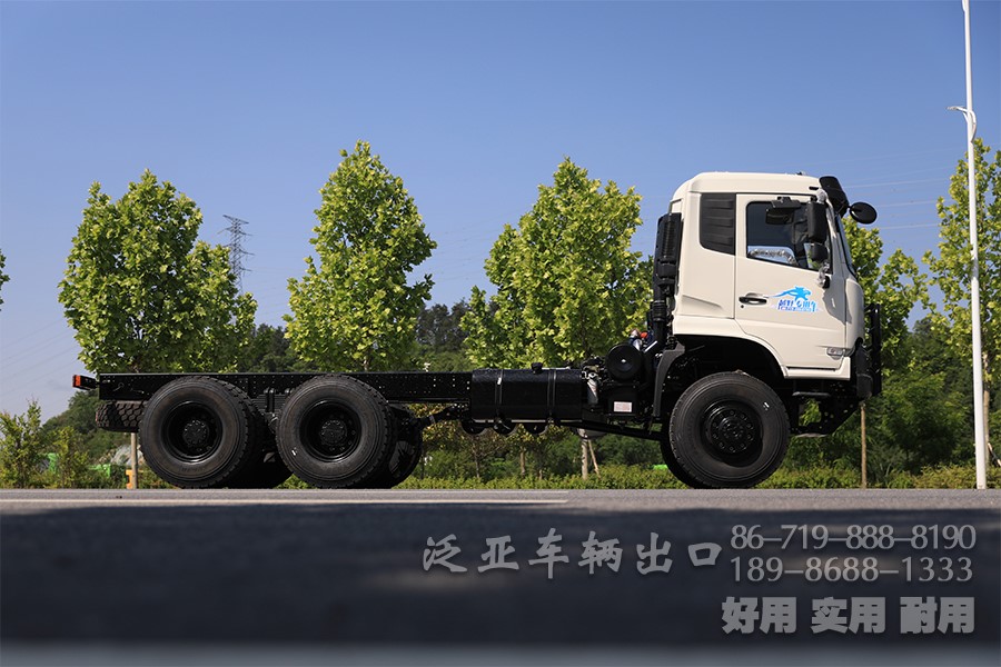 东风4x2，越野专用车底盘，190马力底盘