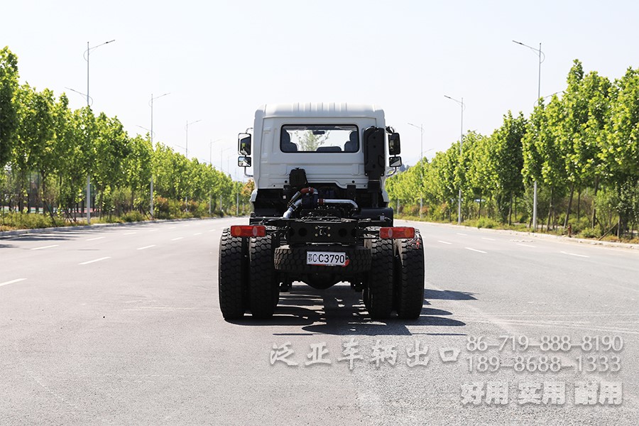 东风4x2，越野专用车底盘，190马力底盘