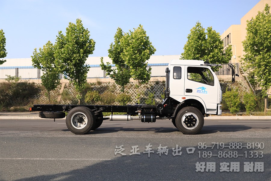 东风4x2，吸污车8档专用车底盘，多功能特种车底盘，底盘改装厂家