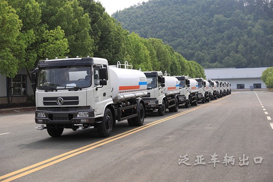 <strong>洒水车还得看“它”</strong>