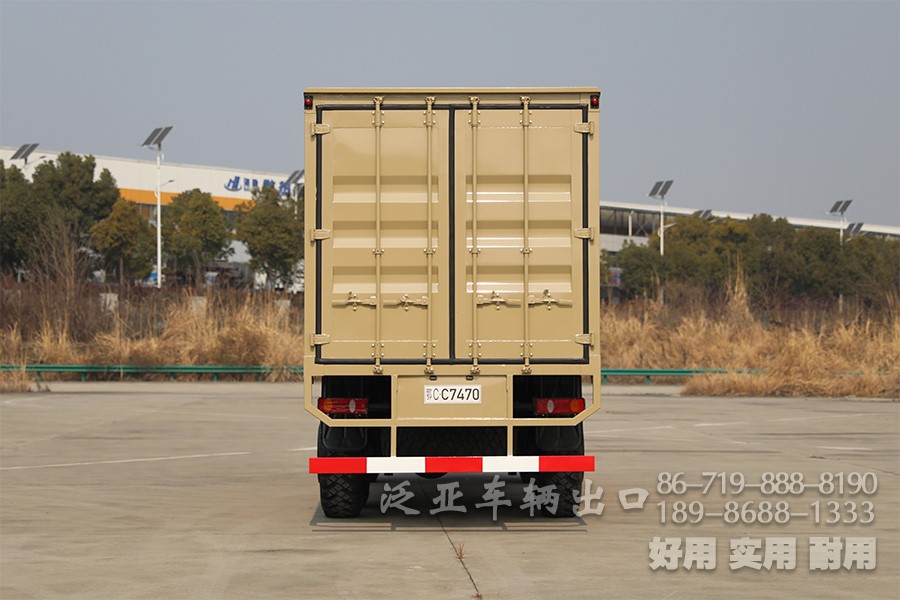 多用途越野专用车，东风6*6厢式车，EQ2100越野厢卡，野外露营车，瓦楞板厢式车