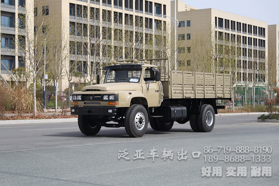 东风4x2尖头载货越野卡车，载货平板