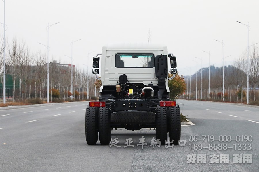 东风四驱，东风4x4，加油车底盘