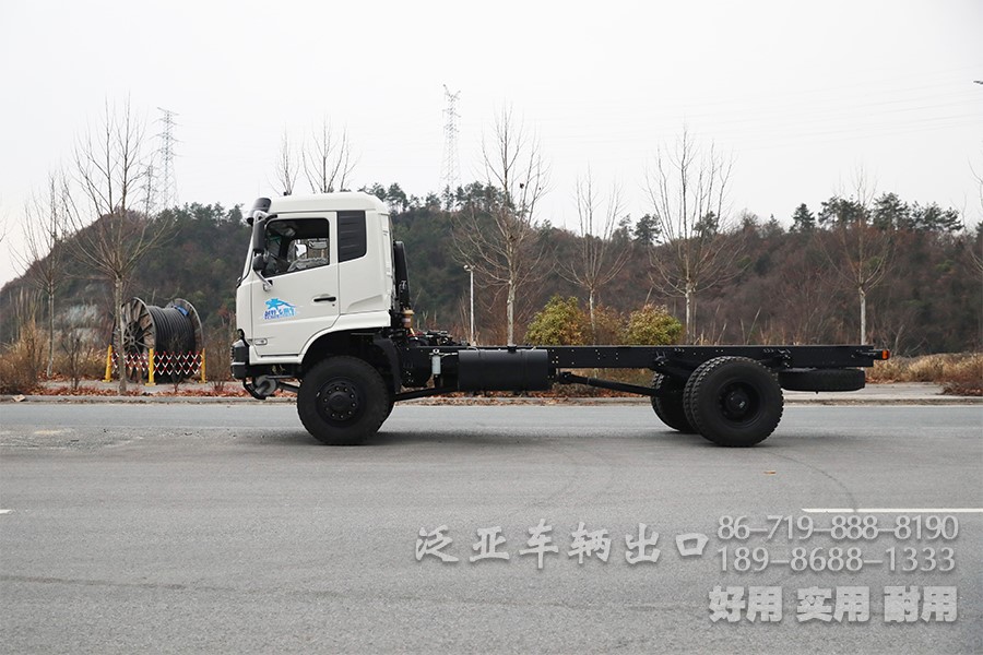 东风四驱，东风4x4，加油车底盘